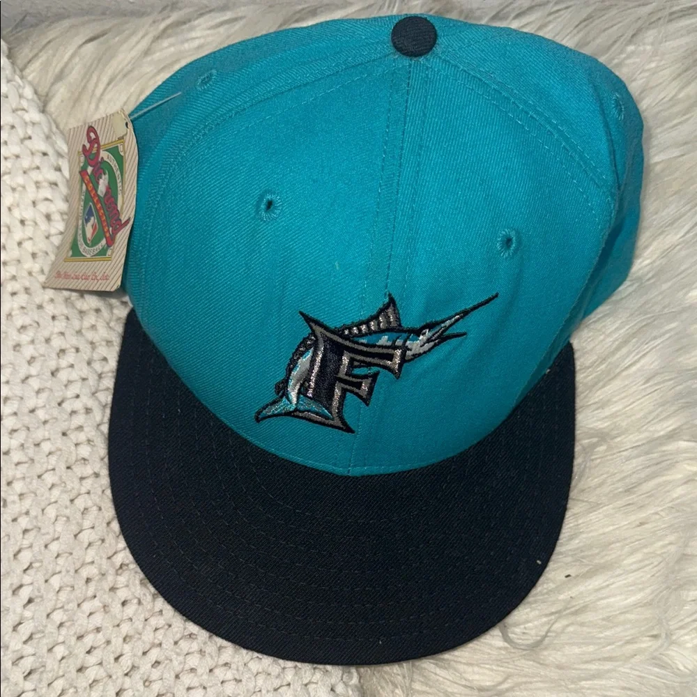 Vintage New Era Teal and Black Marlins Cap - Picture 1 of 8